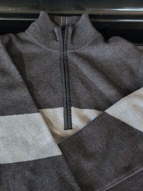 Vintage Banana Republic Men's Quarter Zip Sweater in Gray Colorblock. Sz L